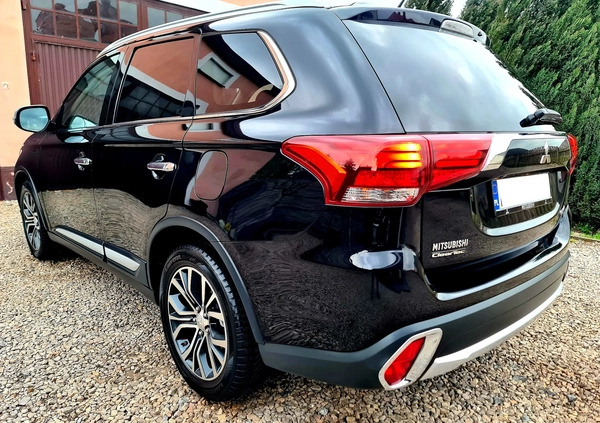 Mitsubishi Outlander cena 87900 przebieg: 100000, rok produkcji 2017 z Kielce małe 742